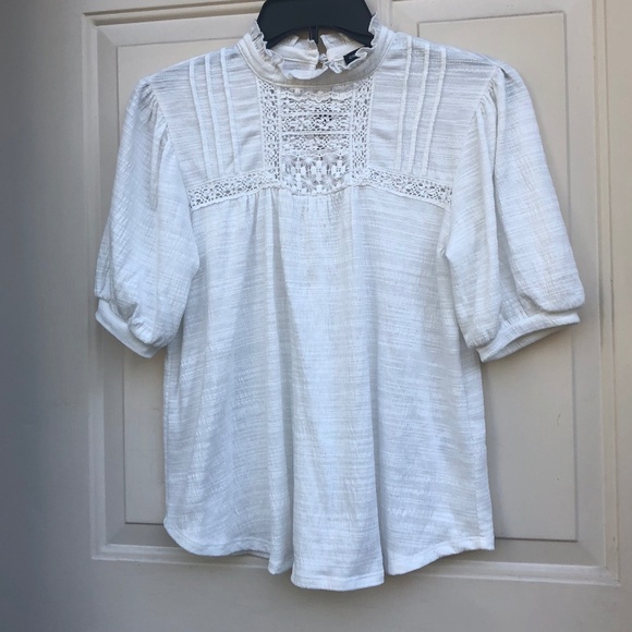 Cable & Gauge Tops - Cable and Gauge White crochet detail Top size small.